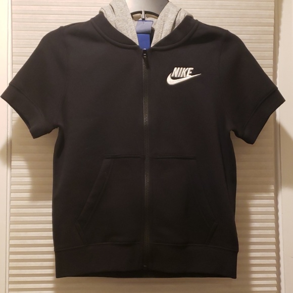 nike short sleeve sweatshirt